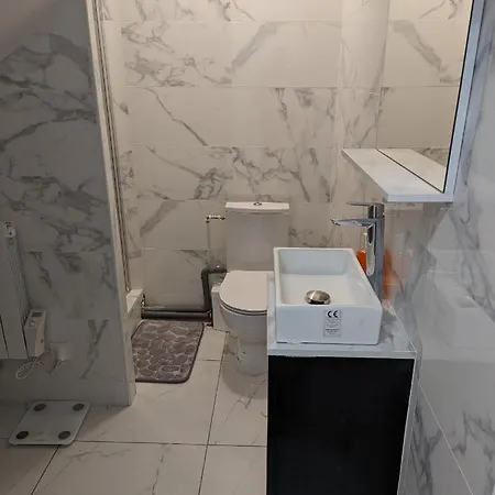 Rez De Jardin De Maison Avec Grand Jardin Exclusif Apartment Villejuif