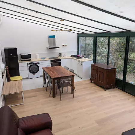 Apartment Rez De Jardin De Maison Avec Grand Jardin Exclusif
